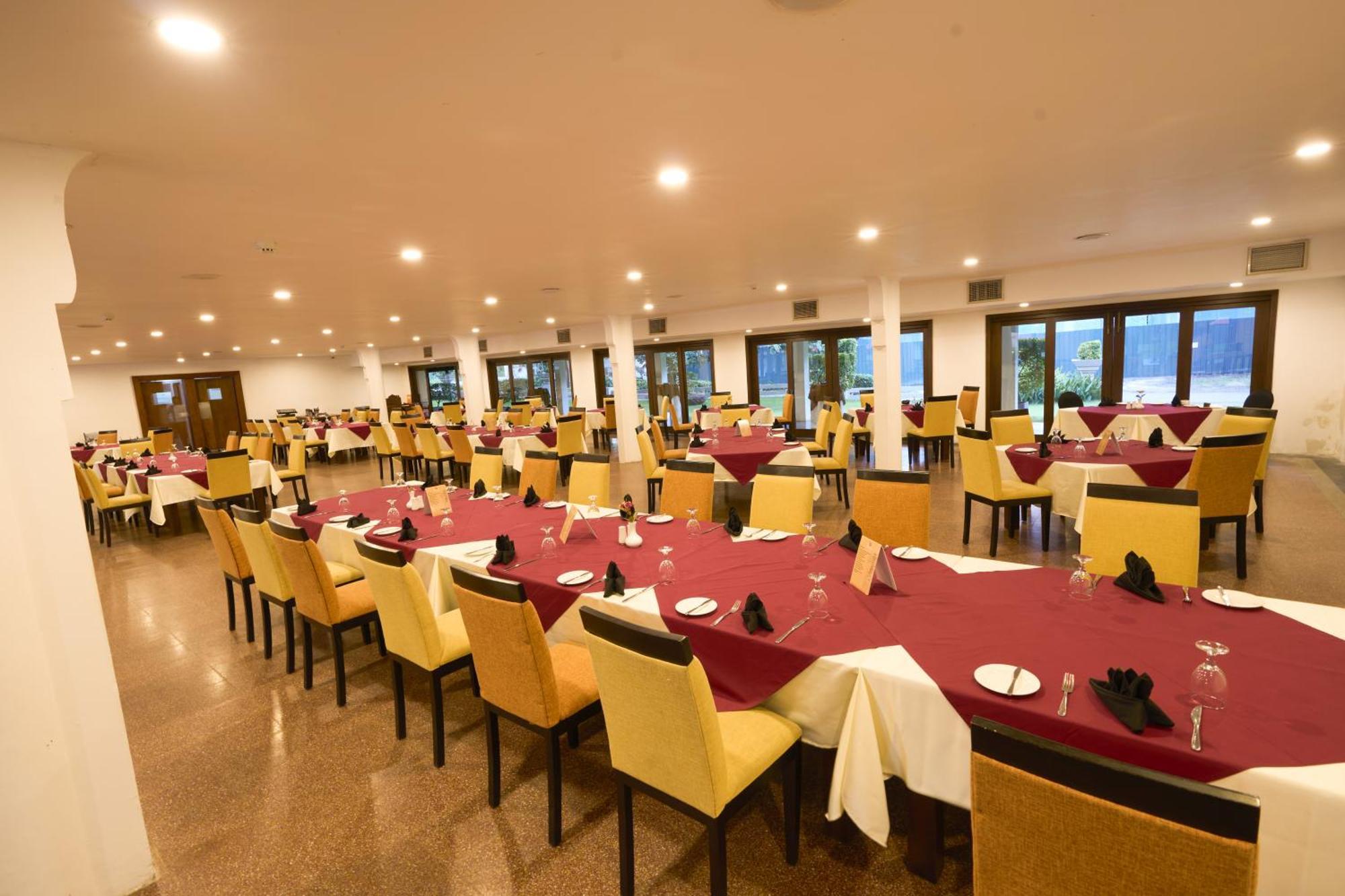 Rajarata Hotel Анурадхапура Екстер'єр фото