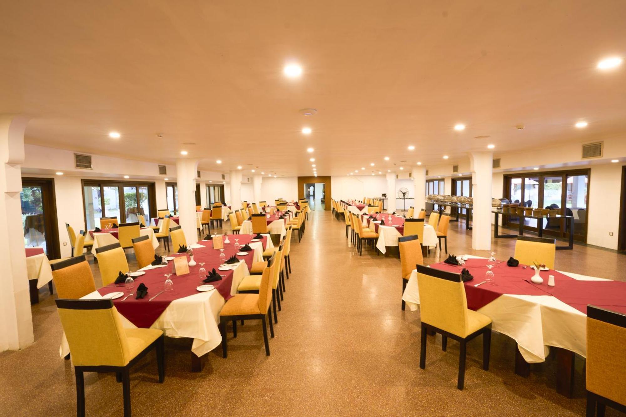 Rajarata Hotel Анурадхапура Екстер'єр фото