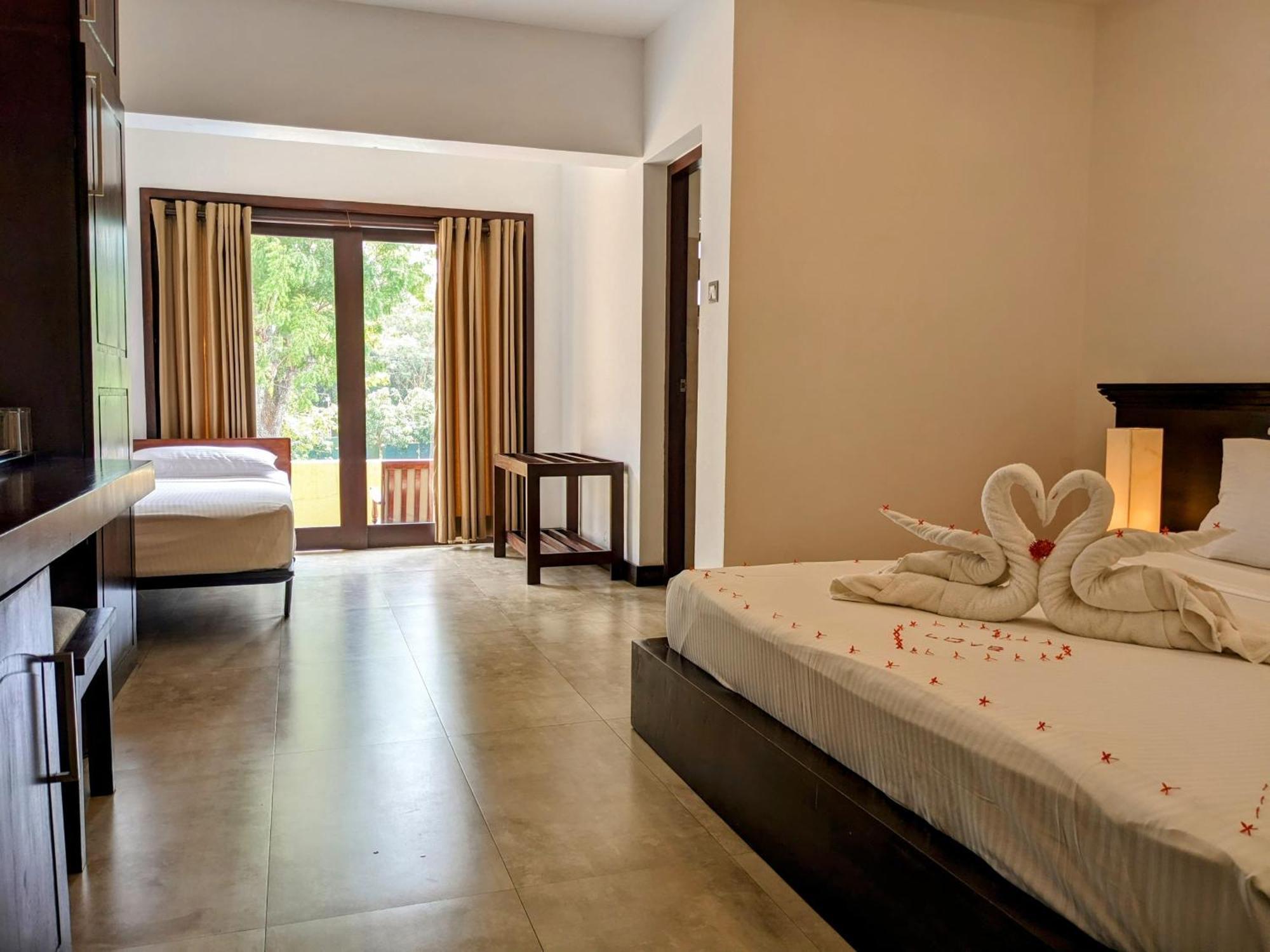 Rajarata Hotel Анурадхапура Екстер'єр фото